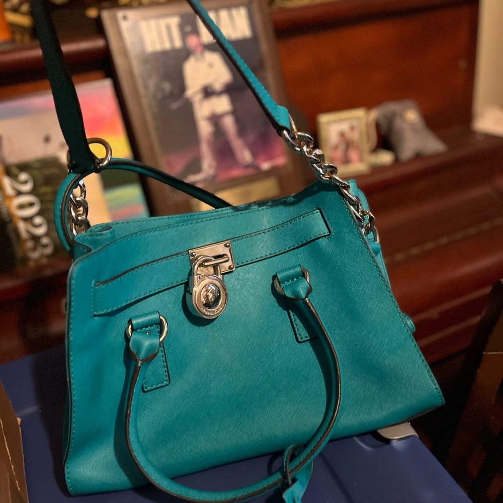 Michael Kors leather bag in excellent condition